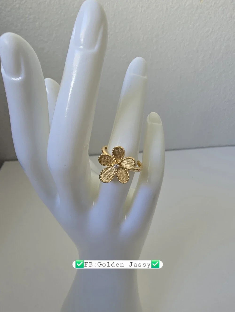 18K Real Gold Flower w/ Stone Ring 6